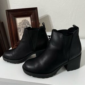 Xappeal Black Chunky Heel Chelsea Ankle Boots